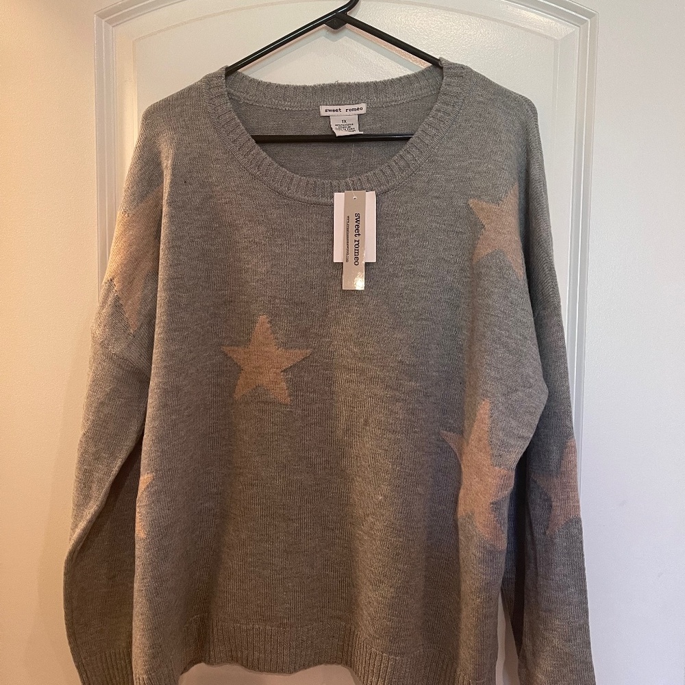 Gray with beige stars Sweet Romeo sweater - size 1X